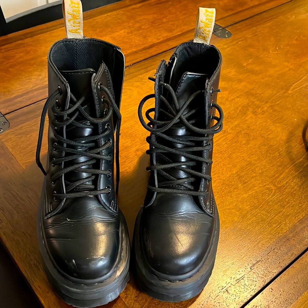 Doc Martens Vegan Jadon ll Mono platform boots